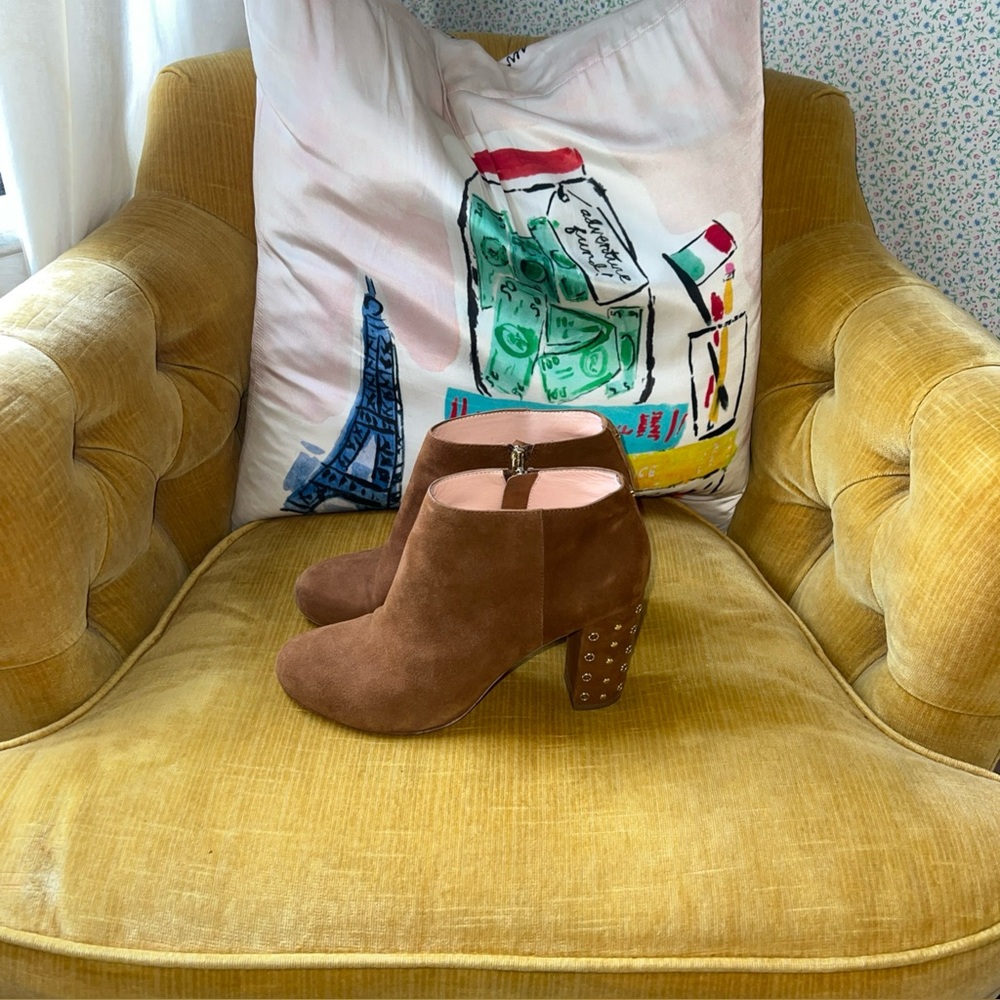 Kate Spade New York Women's Cirra Tobacco Tan Suede Studded Ankle Bootie 8M